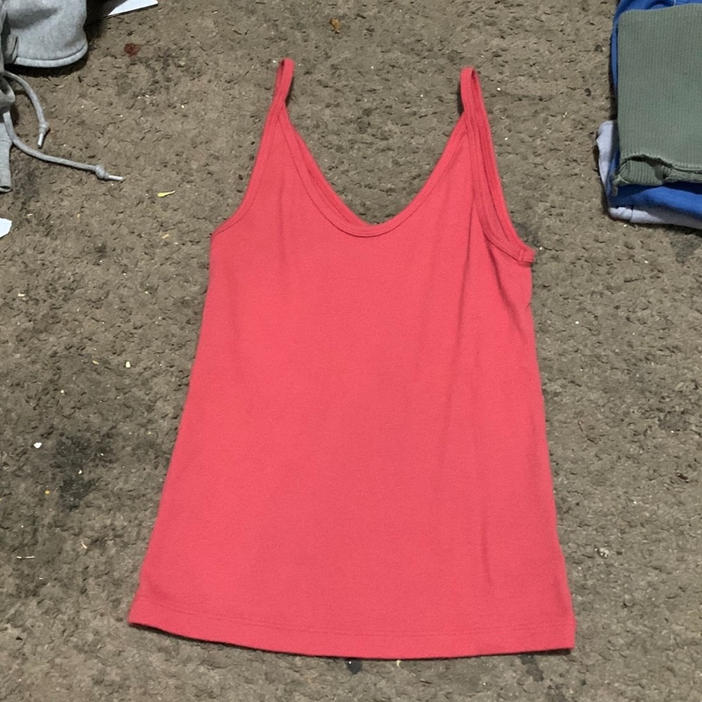 redish pink tank top